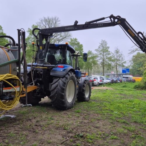 Trekker met watertankBoomOntzorging 1